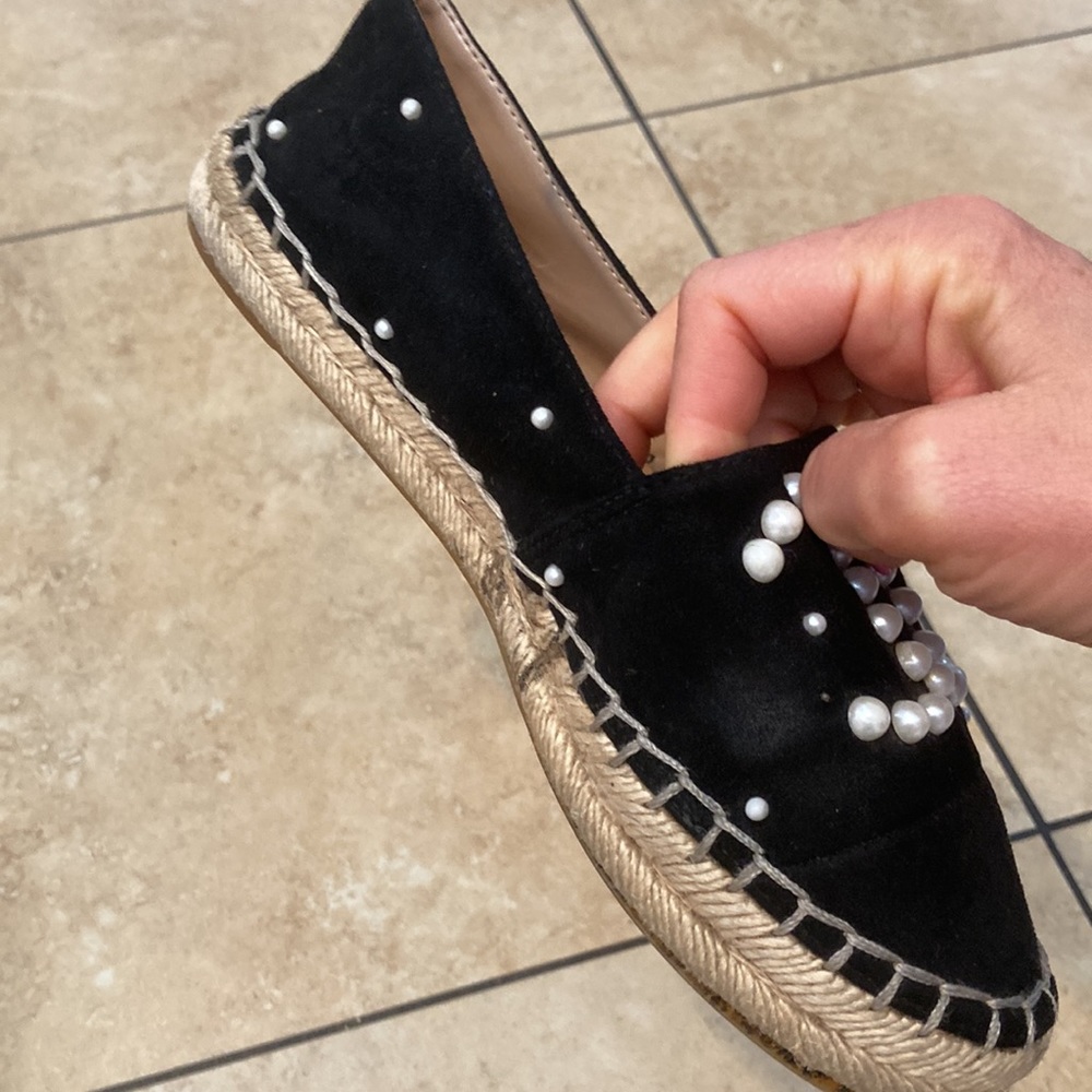 Preowned. EU 39. Black suede w/pearl C’s Authentic. - Picture 3 of 15